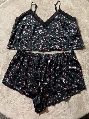 Colsie Black Floral Lace-Trim Cami & Shorts Sleep Set